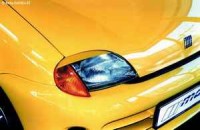 Mra��tka p�edn�ch sv�tlomet� lepen� Fiat Seicento